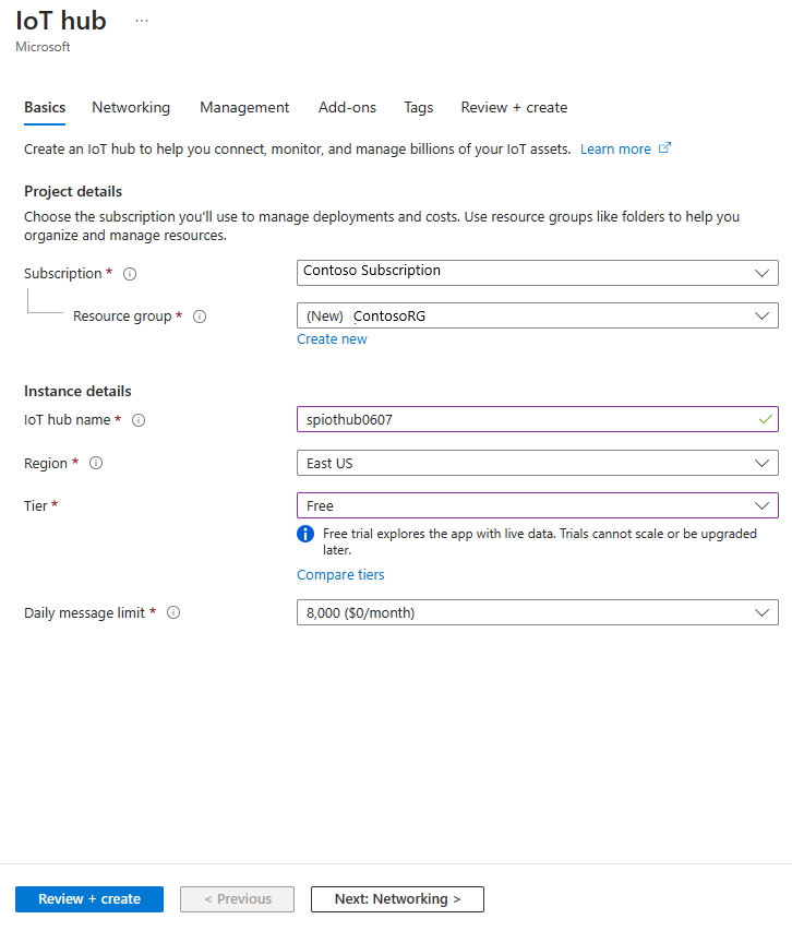 Screenshot zeigt den Assistenten „IoT Hub erstellen“ im Azure-Portal.