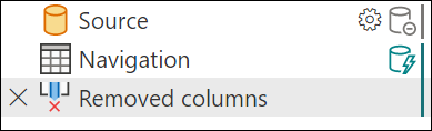 Screenshot, der zeigt, wie das Hinzufügen eines Schritts zum Entfernen einer Spalte zur vorherigen Abfrage die grüne Folding-Indikator-Linie erweitert.