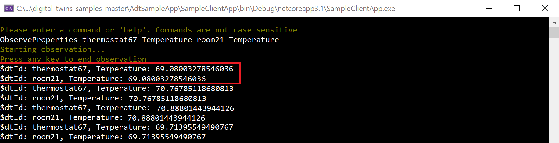 Captura de pantalla de la salida de la consola que muestra el registro de mensajes de temperatura de un termostato y una habitación.