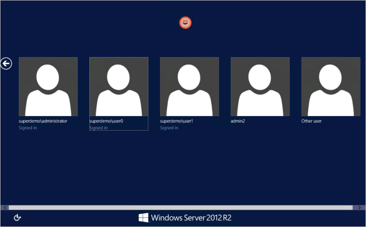 Captura de pantalla de la pantalla de Windows Server 2012 RS que muestra iconos de usuarios genéricos. Los iconos de administrator, user0 y user1 muestran que han iniciado sesión.