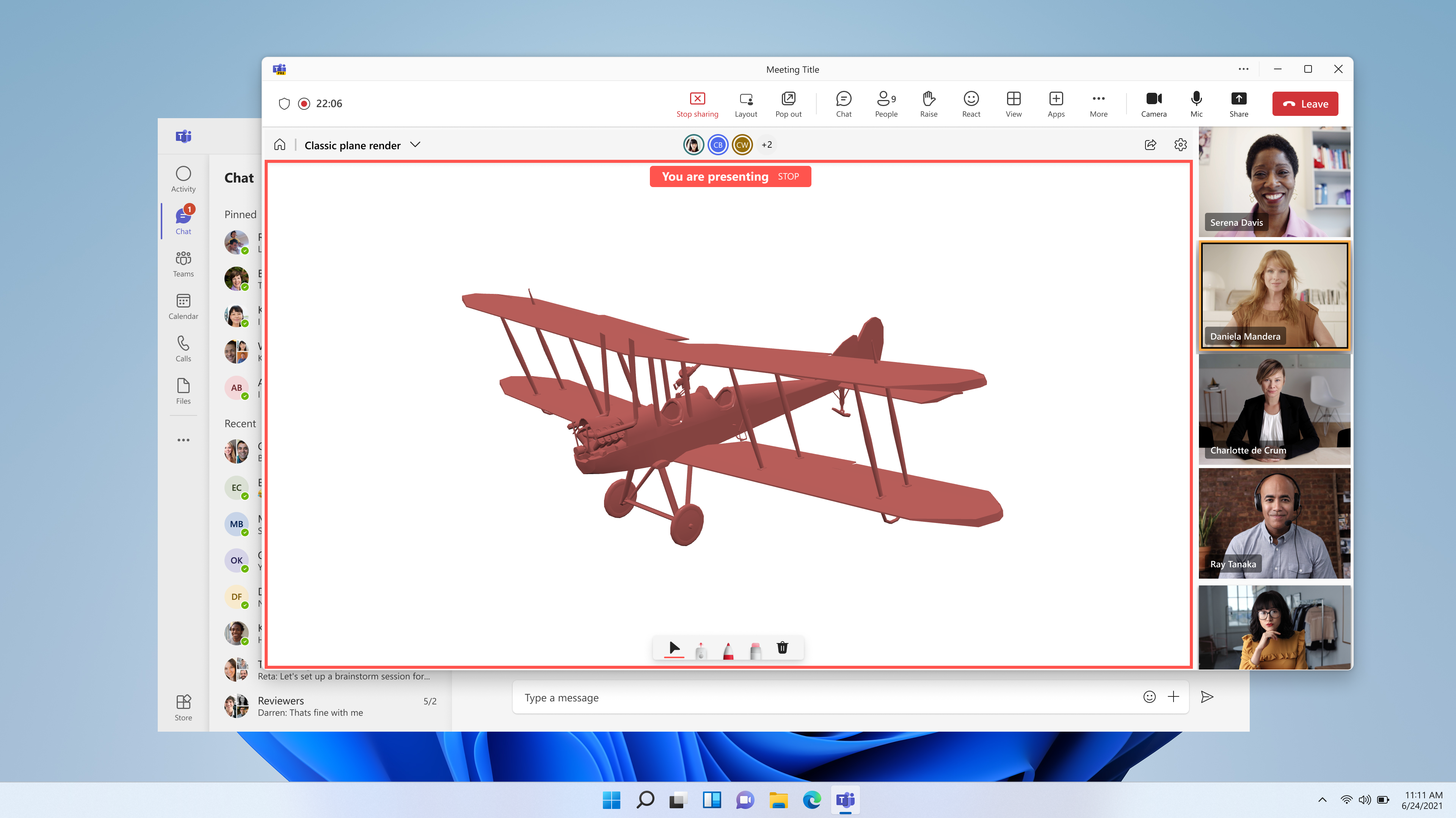 Capture d’écran montrant Live Share dans une réunion. Les participants à la réunion examinent ensemble un modèle 3D.