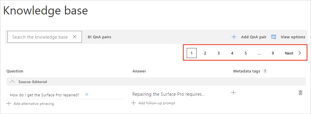 Utilisez les fonctionnalités de pagination de QnA Maker au-dessus des questions et réponses pour faire défiler les pages de questions et réponses