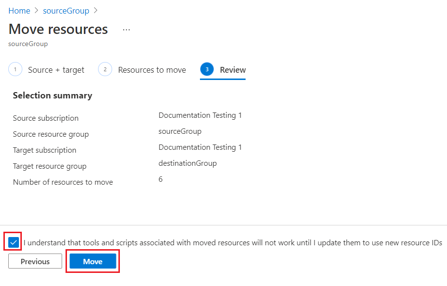 Capture d’écran du portail Azure où l’utilisateur reconnaît la nécessité de mettre à jour les outils et les scripts avant de commencer l’opération de déplacement.