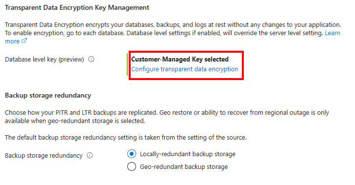 Capture d’écran du menu Restaurer la base de données du portail Azure avec la section Gestion de la clé du chiffrement transparent des données qui est développée.