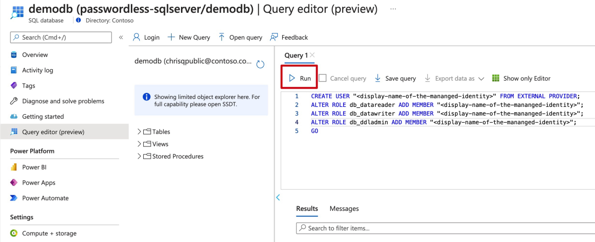 Capture d’écran de Portail Azure montrant l’éditeur de requête SQL Database avec requête pour créer un utilisateur et ajouter des rôles.