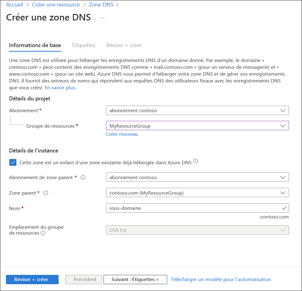 Capture d’écran de la page Créer une zone DNS accessible à l’aide du bouton Créer de la page de la zone DNS.