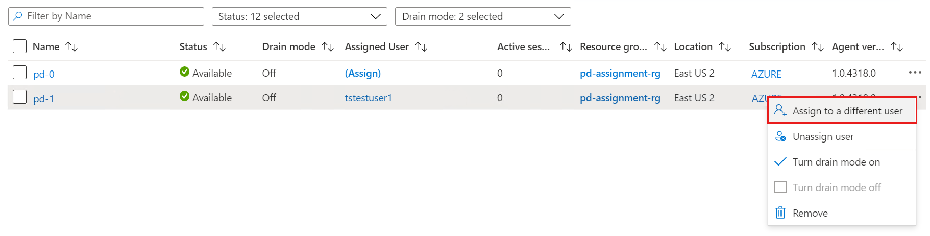 Capture d’écran de l’option Attribuer à un autre utilisateur du menu de sélection (points de suspension) pour réattribuer un bureau personnel.