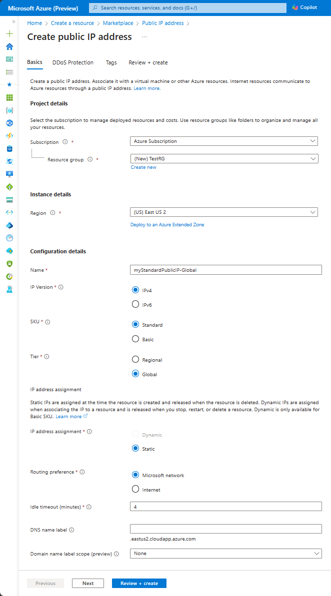 Capture d’écran montrant l’onglet Informations de base de la page Créer une adresse IP publique pour une référence SKU standard et le paramètre de niveau mondial.