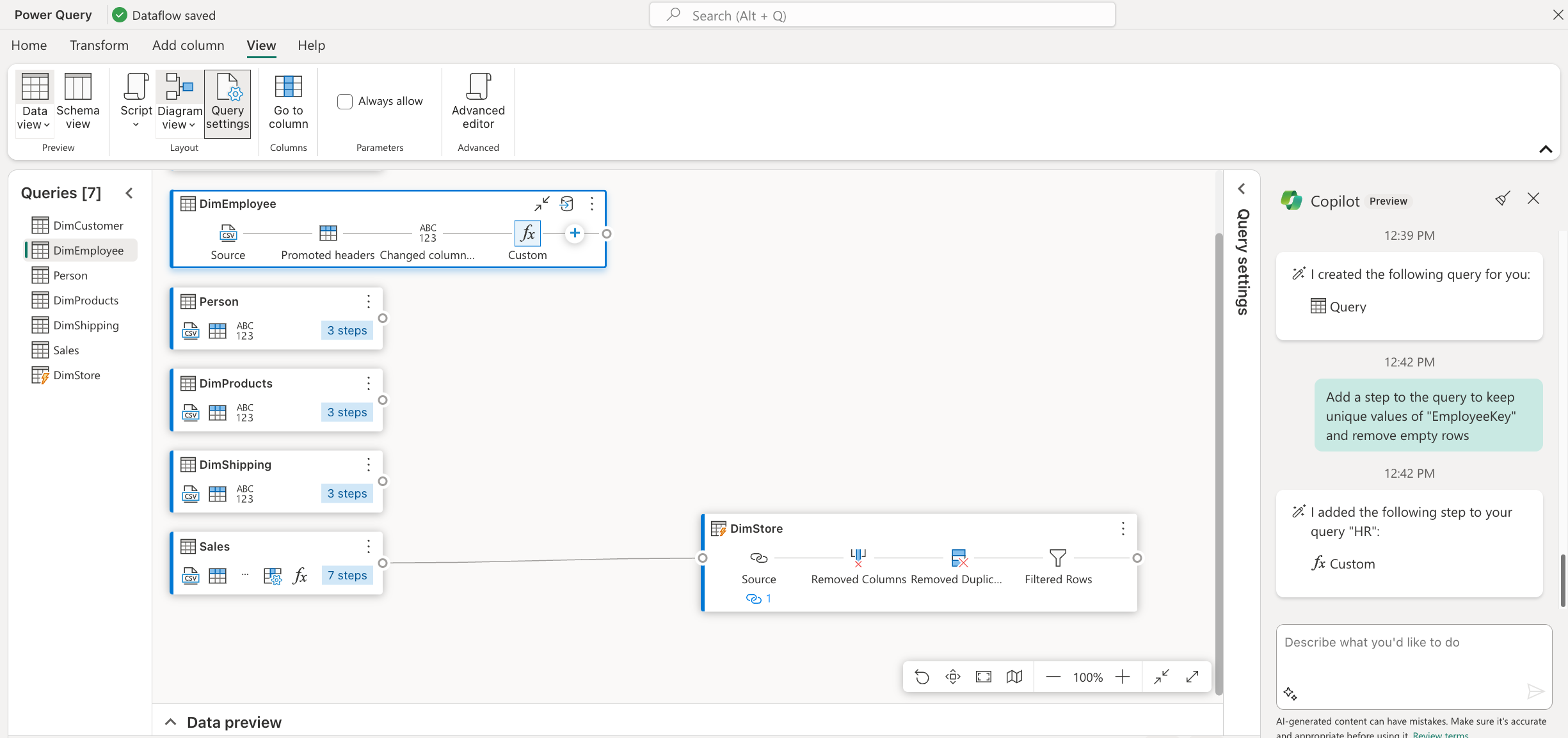 Capture d’écran de l’interface microsoft Power Query avec des requêtes : DimEmployee, Person, DimProducts, DimShipping, Sales, DimStore. Le panneau Copilot confirme les étapes des données.