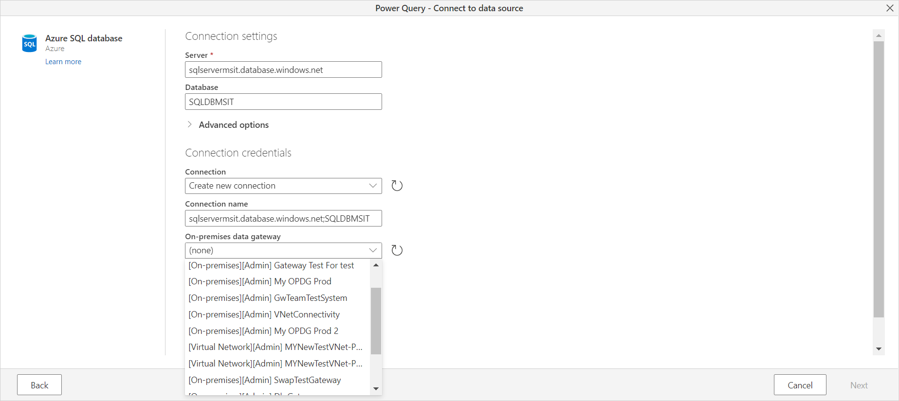 Capture d’écran montrant la boîte de dialogue Connexion Power Query à la source de données avec les noms de passerelle de données VNet inclus dans la boîte de sélection de passerelle de données locale.