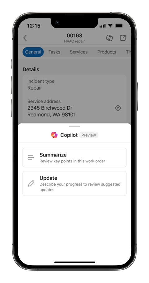 Appareil mobile affichant le contrôle Copilot avec des options pour résumer et mettre à jour les ordres de travail.