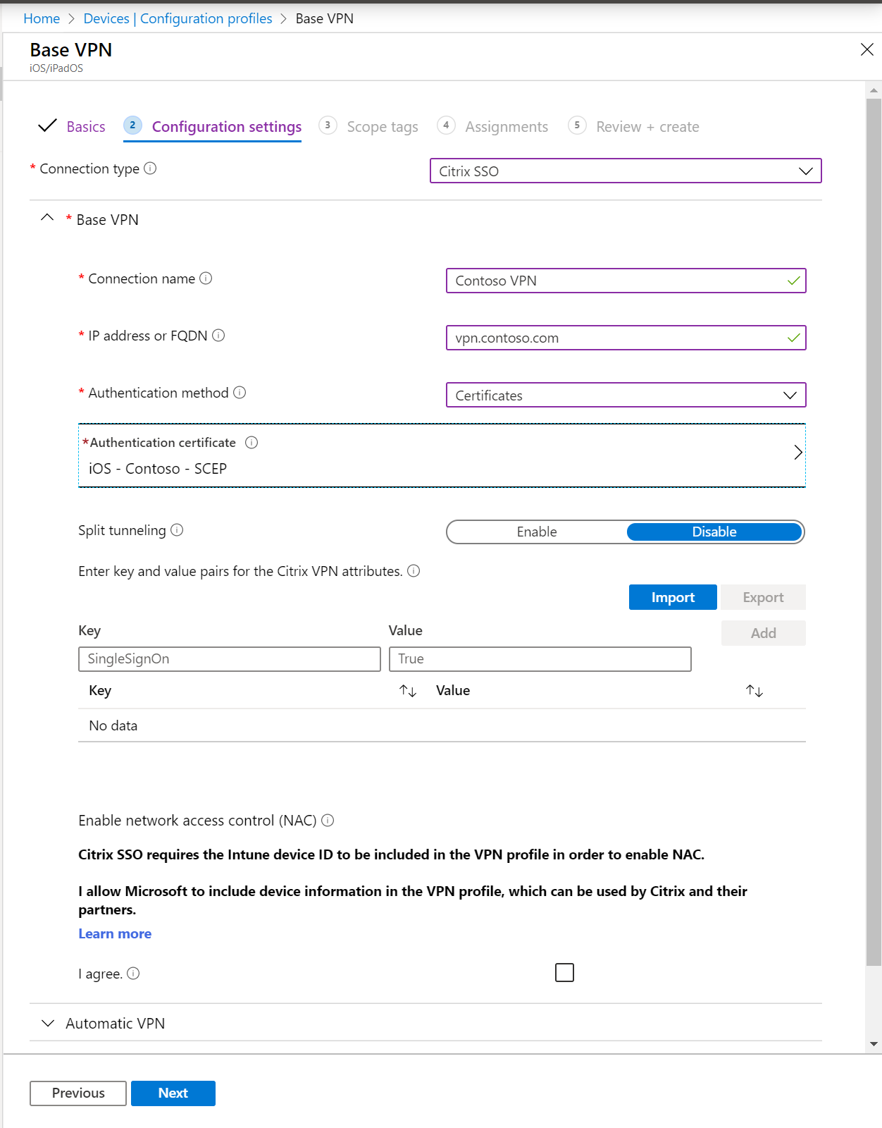 Capture d’écran montrant un profil VPN par application, une adresse IP ou un nom de domaine complet, une méthode d’authentification et un tunneling fractionné dans Microsoft Intune et Intune centre d’administration.