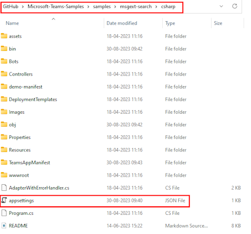 Capture d’écran du référentiel cloné avec le chemin d’accès du fichier et le fichier JSON appsettings mis en évidence en rouge.