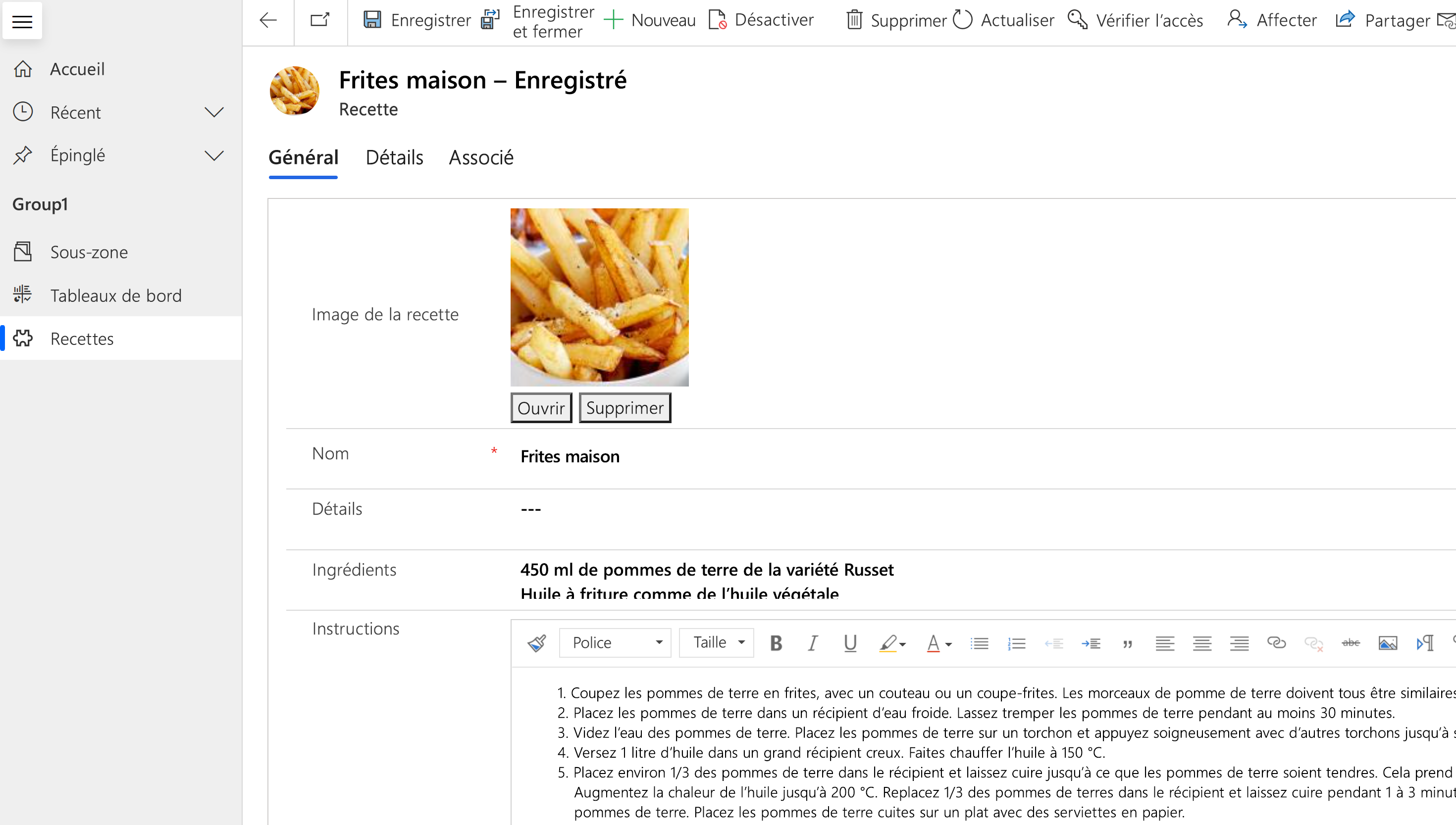 Formulaire au moment de l’exécution avec une image principale de frites affichée sur un enregistrement de table de recette