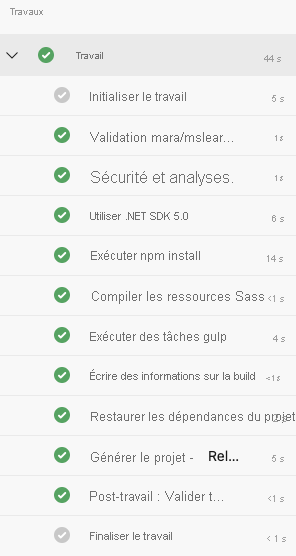 Capture d’écran d’Azure Pipelines montrant la liste complète des tâches de génération.