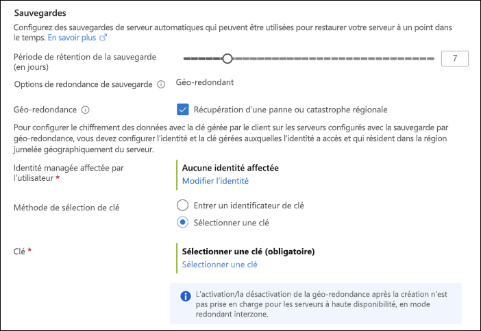 Capture d’écran des sections Haute disponibilité et Sauvegardes de la page de déploiement du serveur flexible du portail Microsoft Azure Calcul + Stockage.