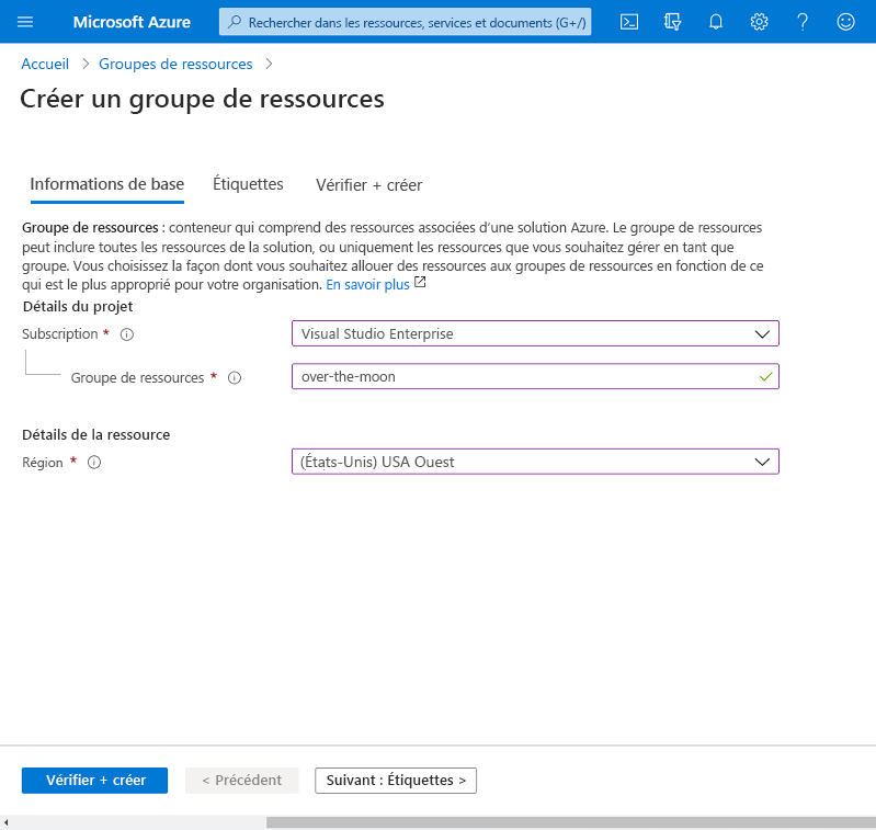 Capture d’écran qui montre la création d’un groupe de ressources sur Azure.