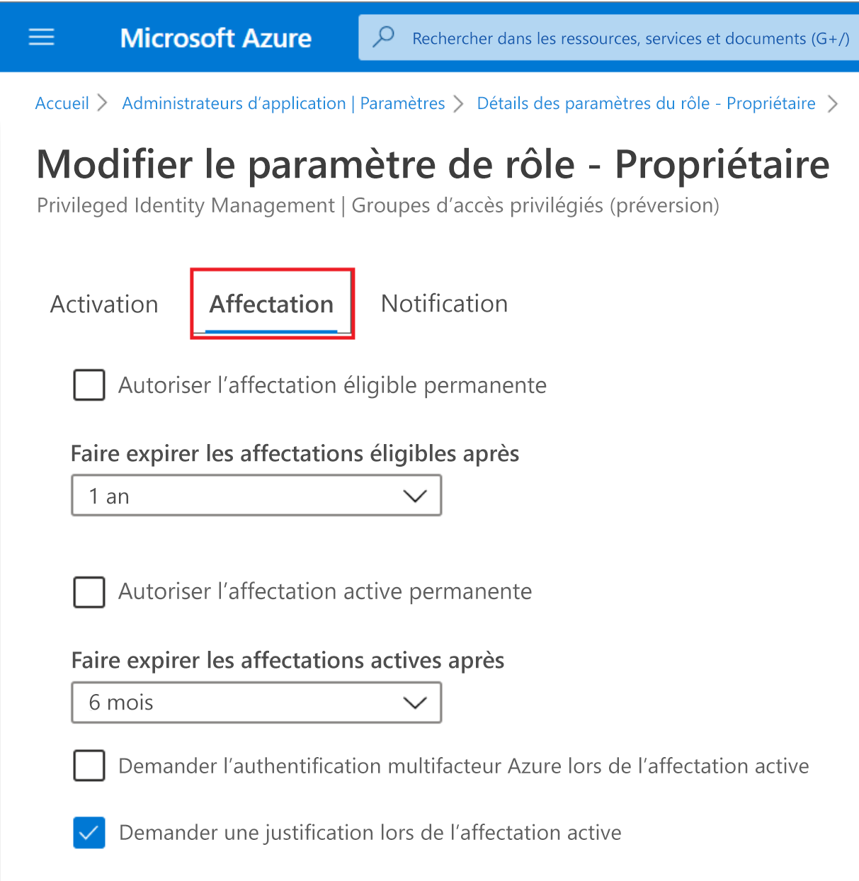 Capture d’écran de Privileged Identity Manager avec la page Assignations de groupes ouverte.