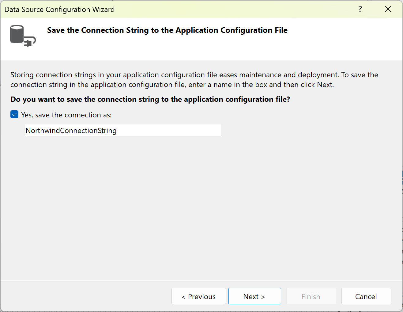 Capture d’écran montrant l’option pour enregistrer la chaîne de connexion dans le fichier de configuration de l’application.