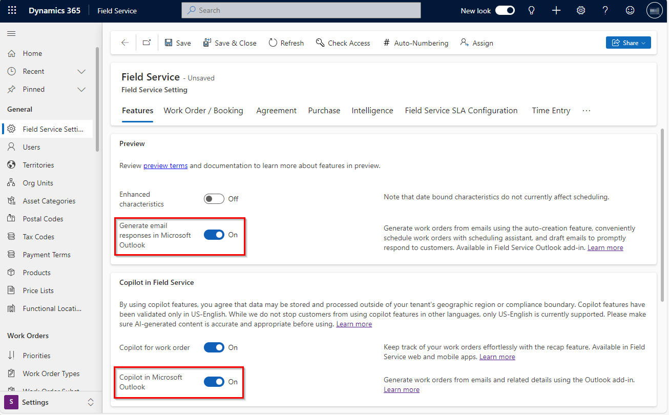 Pagina Impostazioni Field Service con Copilot del componente aggiuntivo Outlook evidenziato.