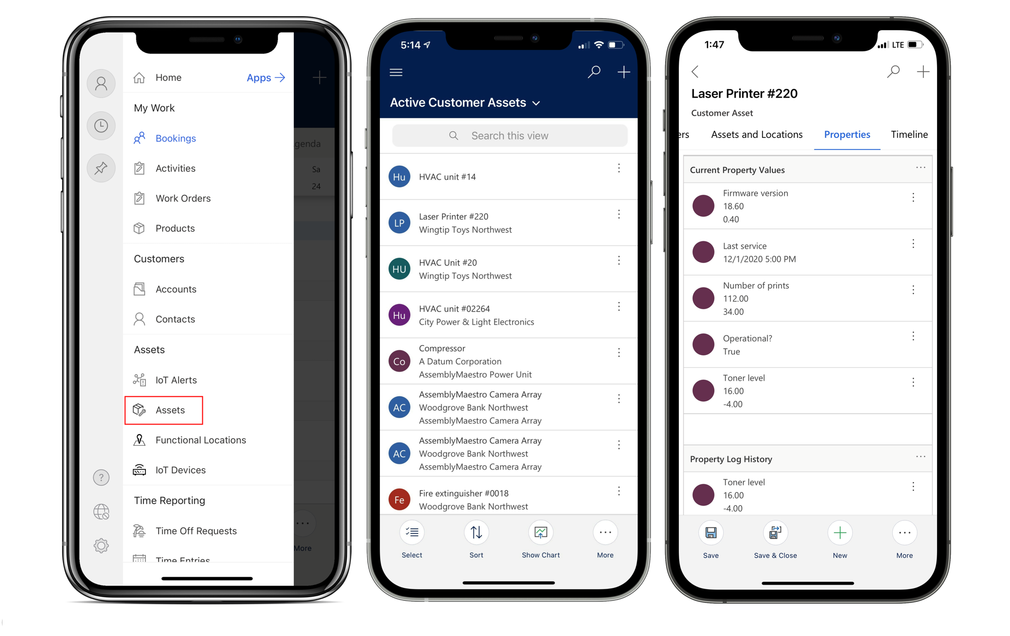 Rendering di tre dispositivi mobili che mostra informazioni sui cespiti dei clienti nell'app Field Service per dispositivi mobili.