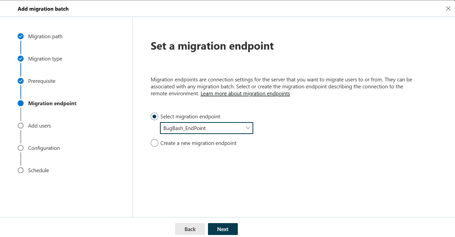 Screenshot della finestra di dialogo Imposta endpoint di migrazione in cui l'utente può selezionare l'endpoint di migrazione o creare un nuovo endpoint di migrazione, con l'opzione seleziona endpoint di migrazione selezionata.