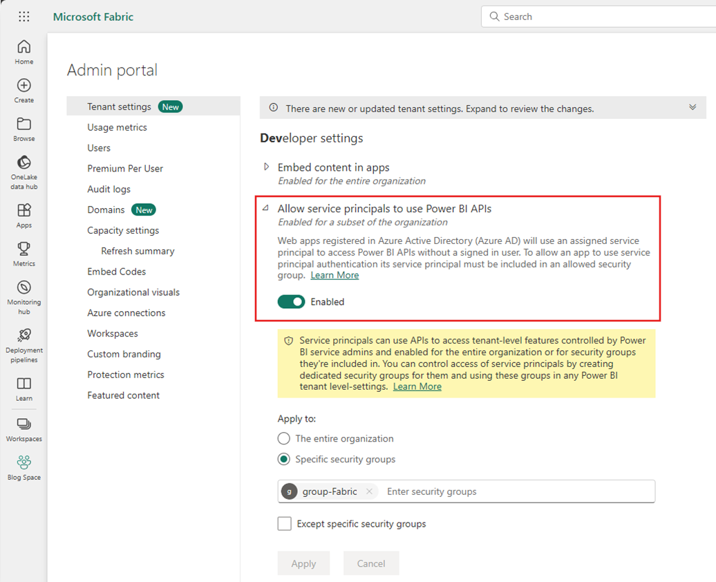 Screenshot che mostra il portale di amministrazione di Power BI con l'opzione Consenti alle entità servizio di utilizzare le API Power BI espansa e abilitata.