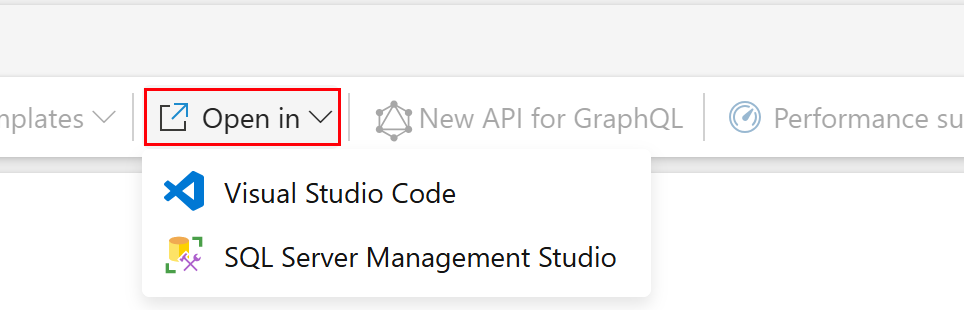 Screenshot dell'editor di query del portale di Infrastruttura che mostra il pulsante Apri in per semplificare le connessioni con SSMS o l'estensione mssql in VS Code.