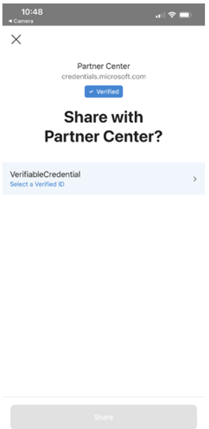 Screenshot della pagina Microsoft Authenticator in un dispositivo mobile con il titolo Condividi con il Centro per i partner? e una selezione: VerificabileCredential.