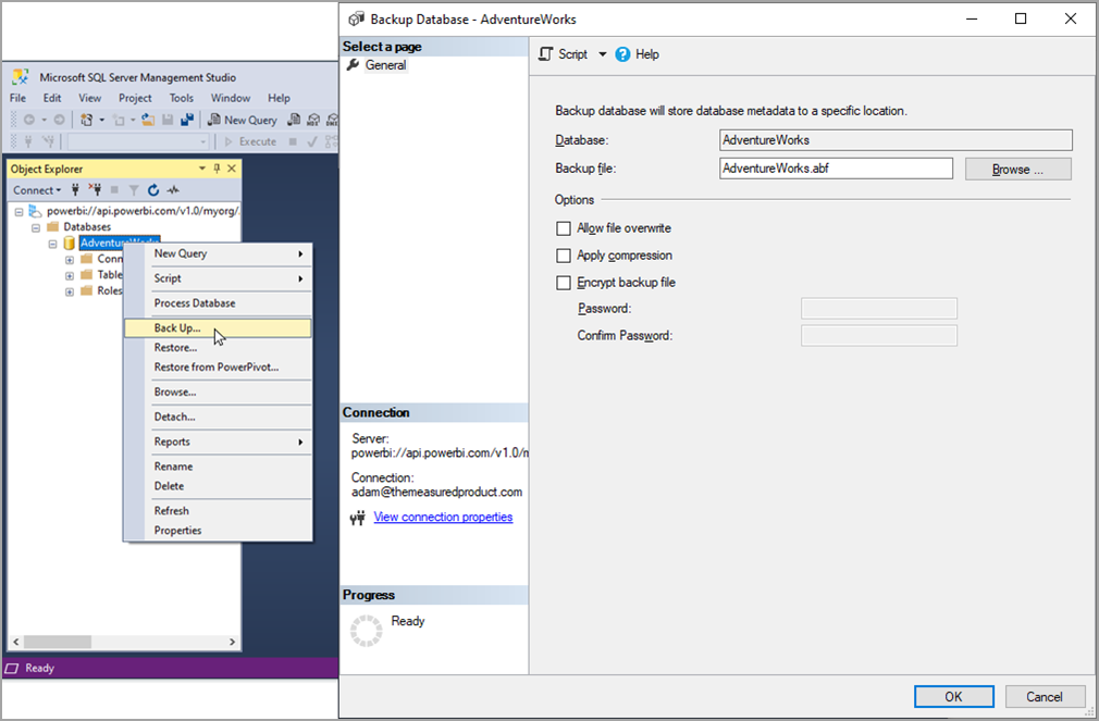 Screenshot della finestra di SSMS, viene selezionato il backup dal menu database. La finestra di dialogo del database di backup è aperta, è selezionata l'opzione OK.