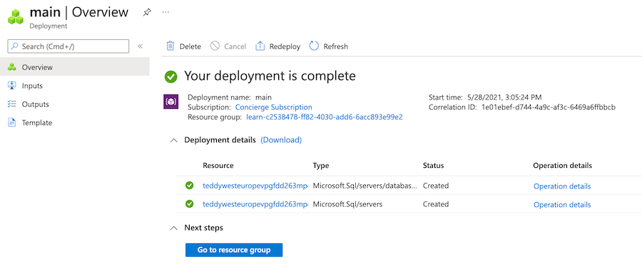 Screenshot del riquadro di panoramica del gruppo di risorse del portale di Azure per la distribuzione specifica, con un server logico e una risorsa database.