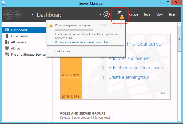 Screenshot di Server Manager che mostra l'icona Avviso di configurazione post-distribuzione.