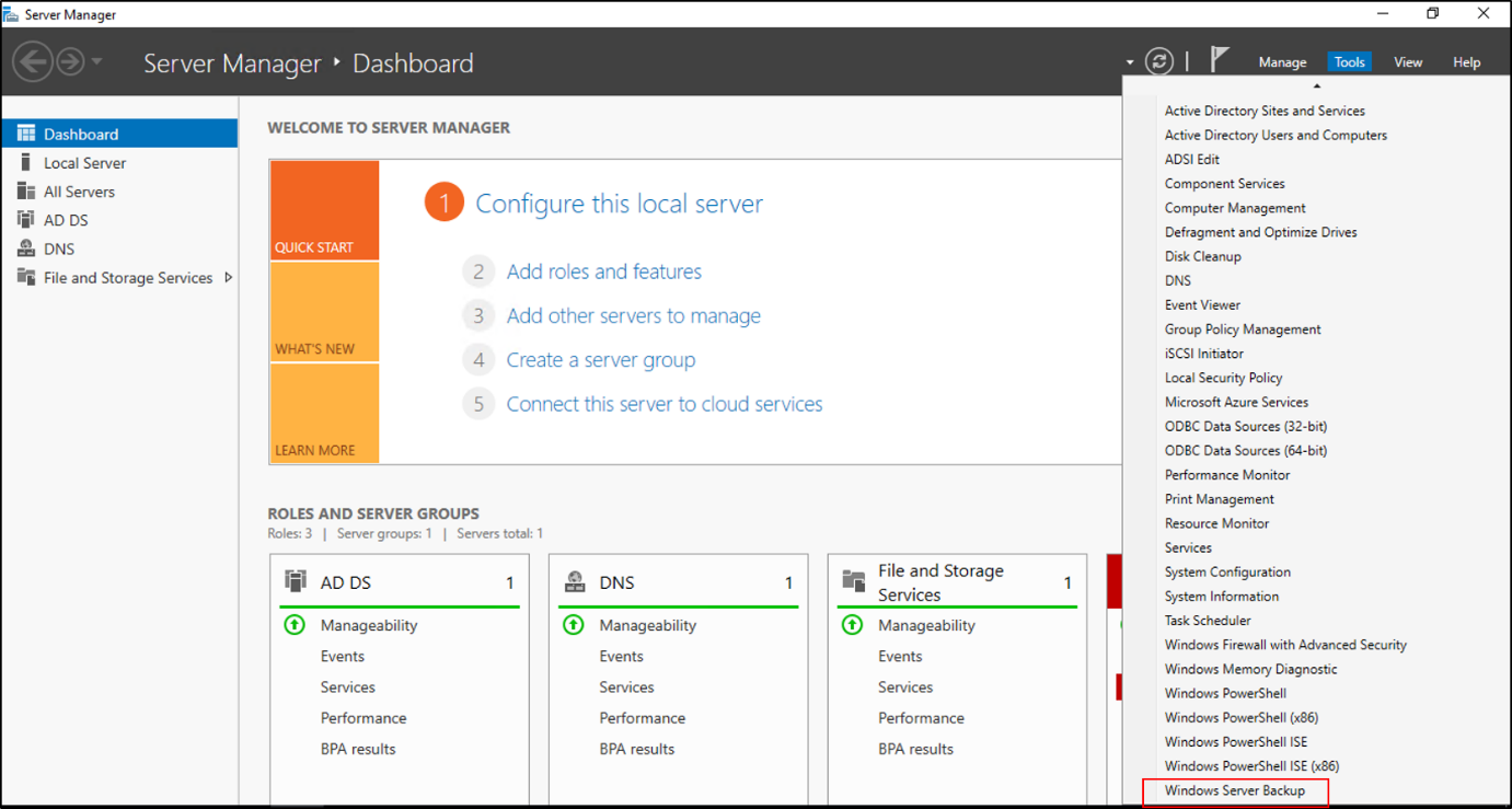 Screenshot che mostra dove puntare a Strumenti di amministrazione e quindi selezionare Windows Server Backup.