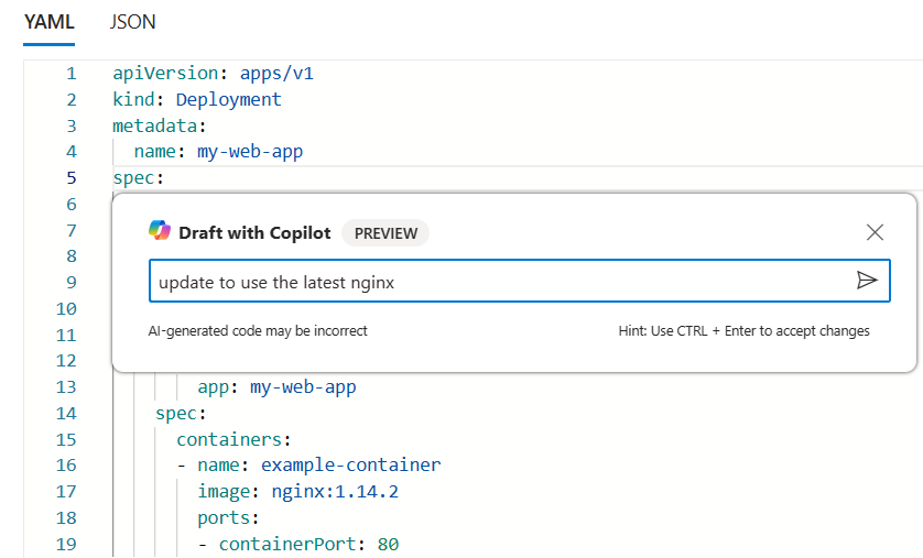 AKS YAML ファイルを更新するための Microsoft Copilot in Azure に対する要求のスクリーンショット。