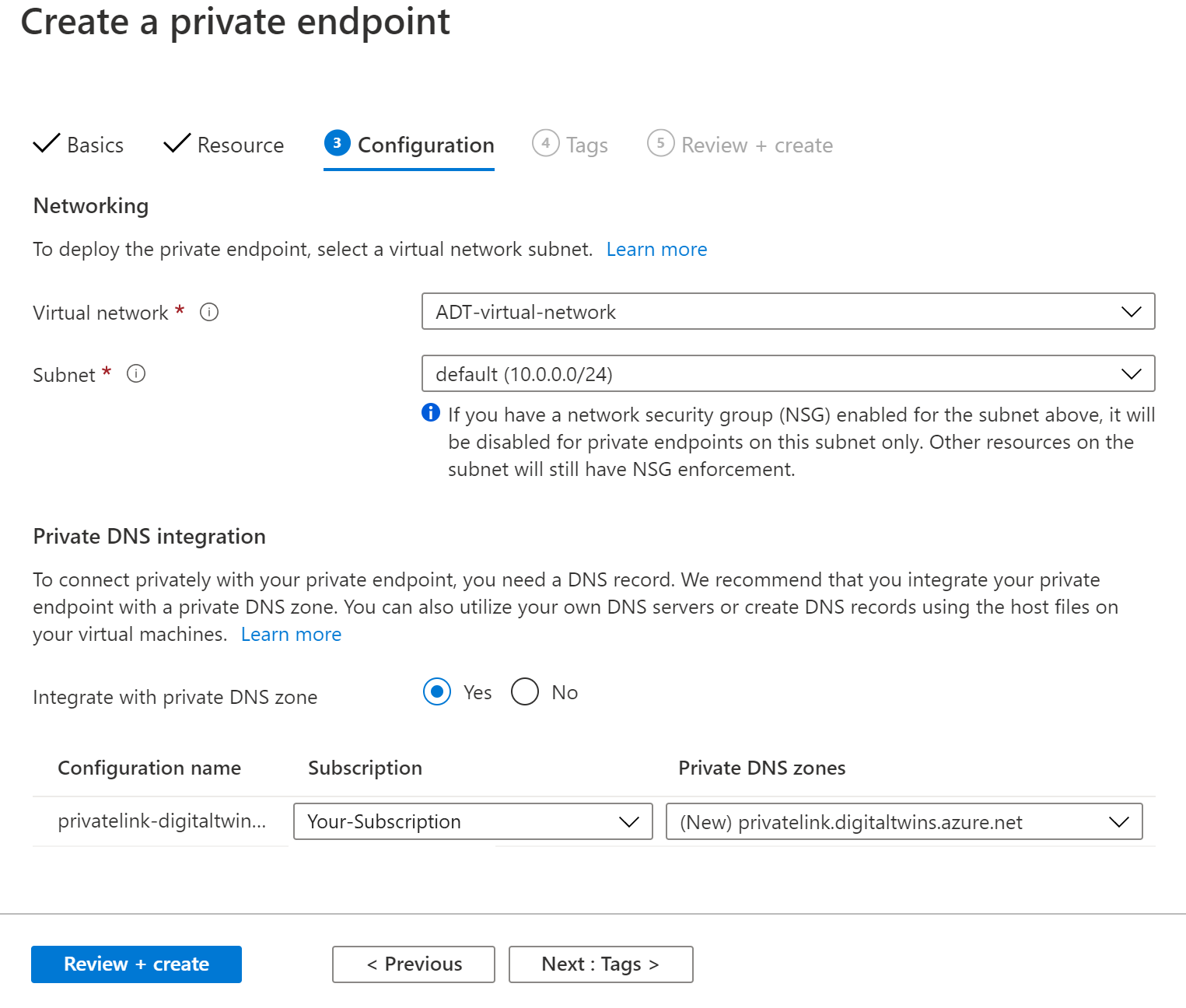 [プライベート エンドポイントの作成] ダイアログの 3 つ目の ([構成]) タブが表示されている Azure portal のスクリーンショット。上で説明したフィールドが含まれます。