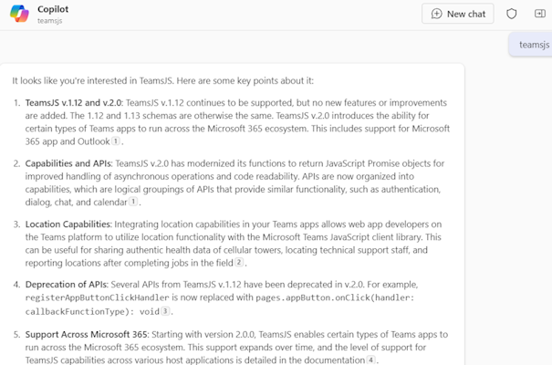 プラグインプロンプトとMicrosoft 365 Copilotからの応答を示すスクリーンショット。