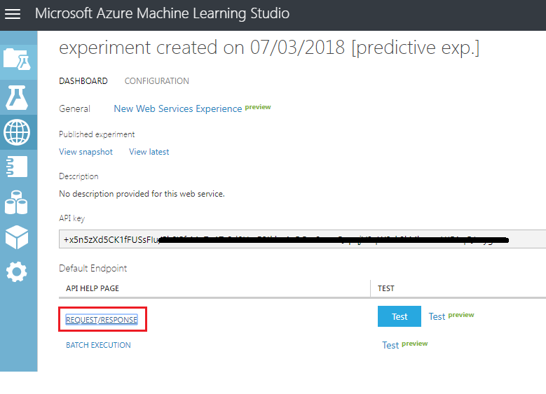 A P I キーと強調表示された [スラッシュ応答の要求] リンクを示す Microsoft Azure Machine Learning Studio ウィンドウのスクリーンショット。