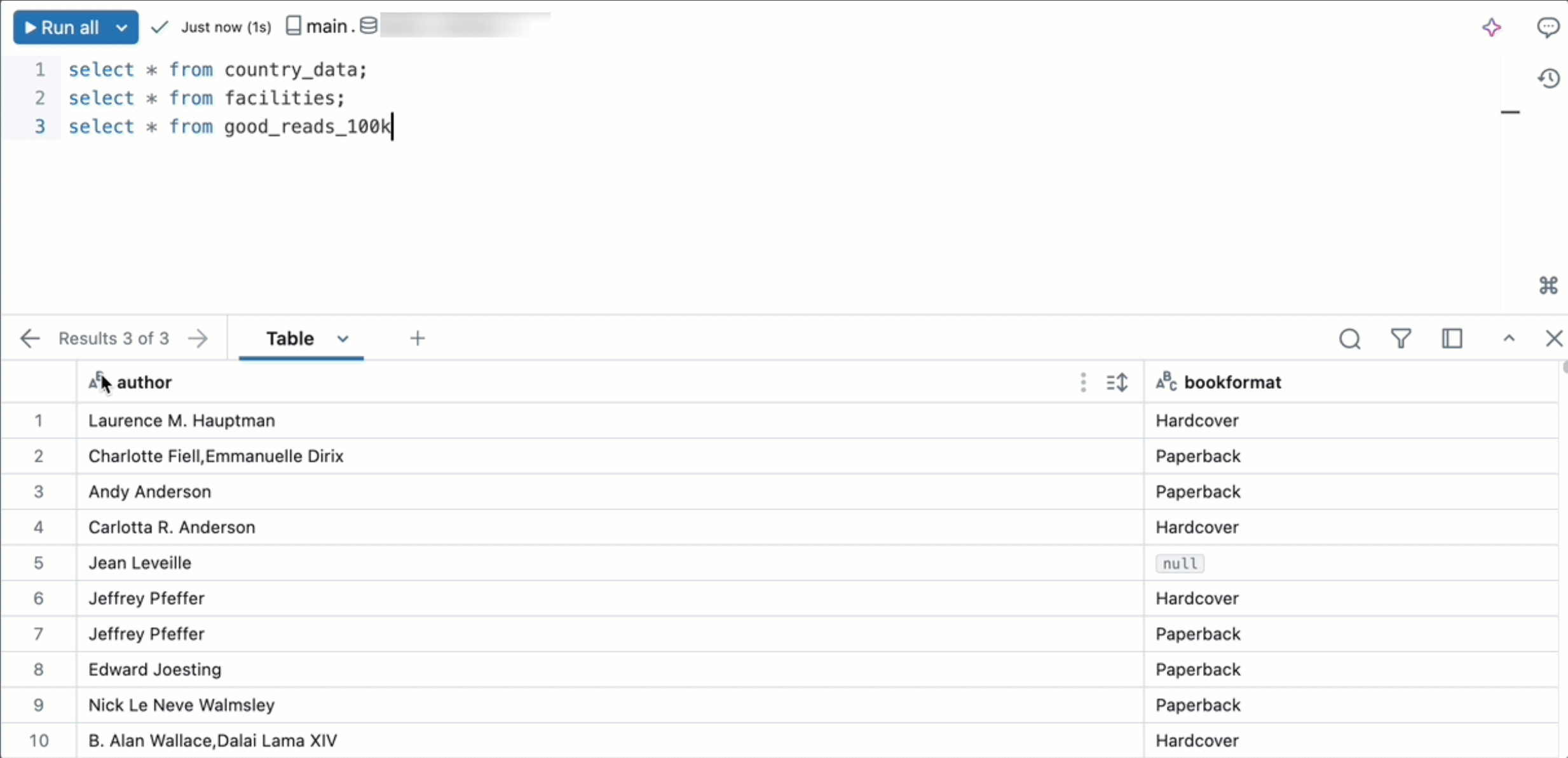 새 SQL 편집기를 사용하면 출력 패널에서 다른 tables를 스크롤할 수 있습니다.