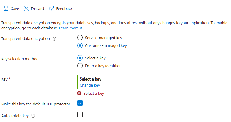 Zrzut ekranu przedstawiający menu transparent data encryption w witrynie Azure Portal dla serwera.