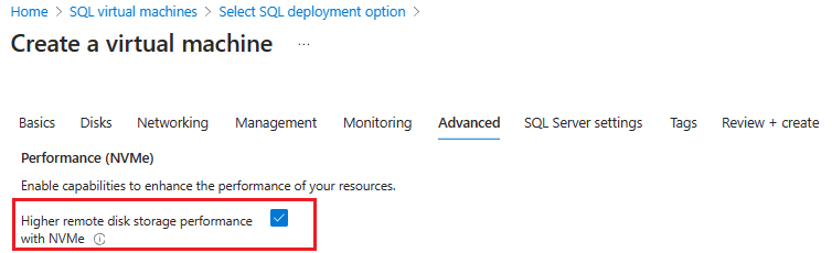 Zrzut ekranu przedstawiający włączanie programu NVMe podczas tworzenia maszyny wirtualnej SQL w witrynie Azure Portal.