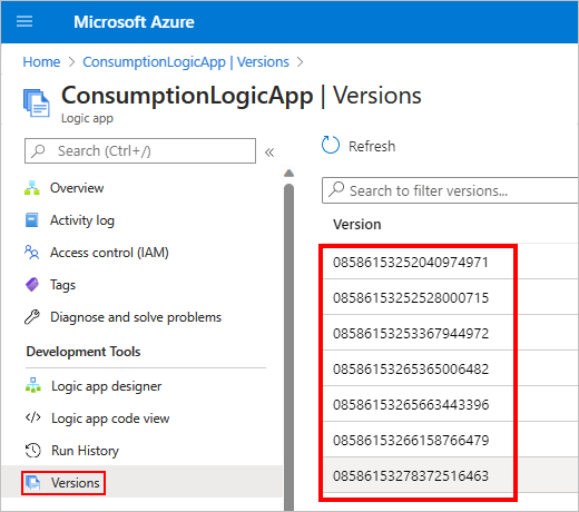 Zrzut ekranu przedstawiający menu witryny Azure Portal i aplikacji logiki Zużycie z wybraną pozycją Wersje oraz listą poprzednich wersji aplikacji logiki.