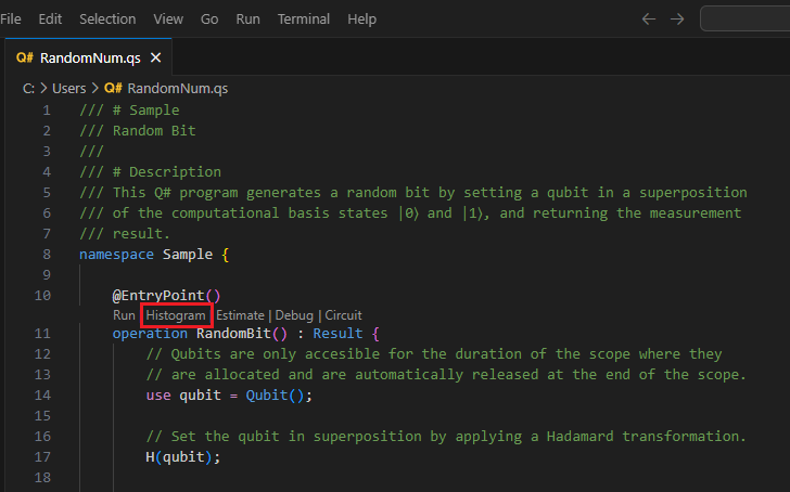 Zrzut ekranu przedstawiający plik języka Q# w programie Visual Studio Code pokazujący, gdzie znaleźć obiektyw kodu za pomocą polecenia histogramu.