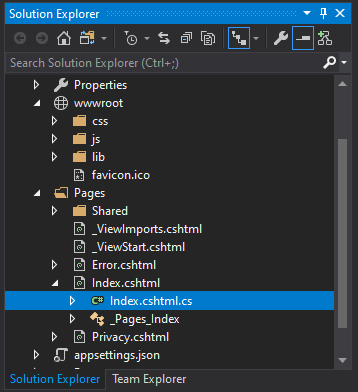 Zrzut ekranu przedstawia plik Index dot c s h m l wybrany w Eksploratorze rozwiązań w programie Visual Studio.