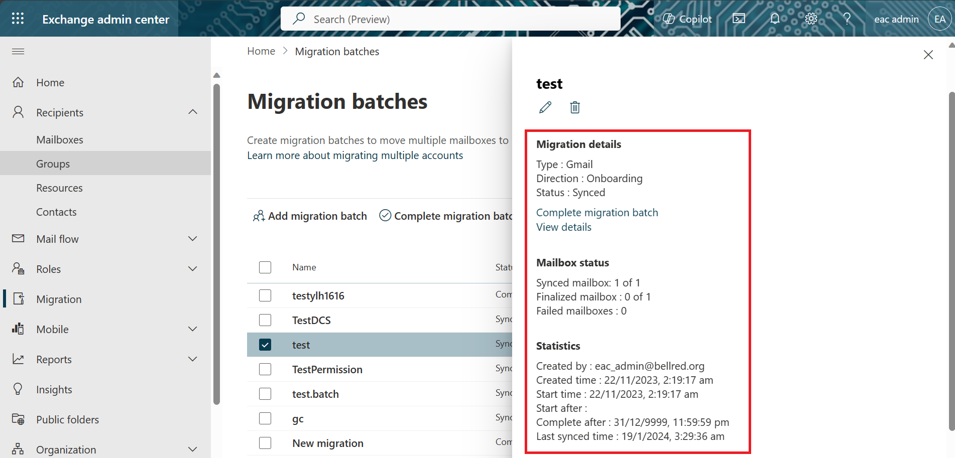 Captura de tela da página Migração de lotes no EAC com um lote selecionado e o painel de propriedades aberto que mostra os detalhes da migração.