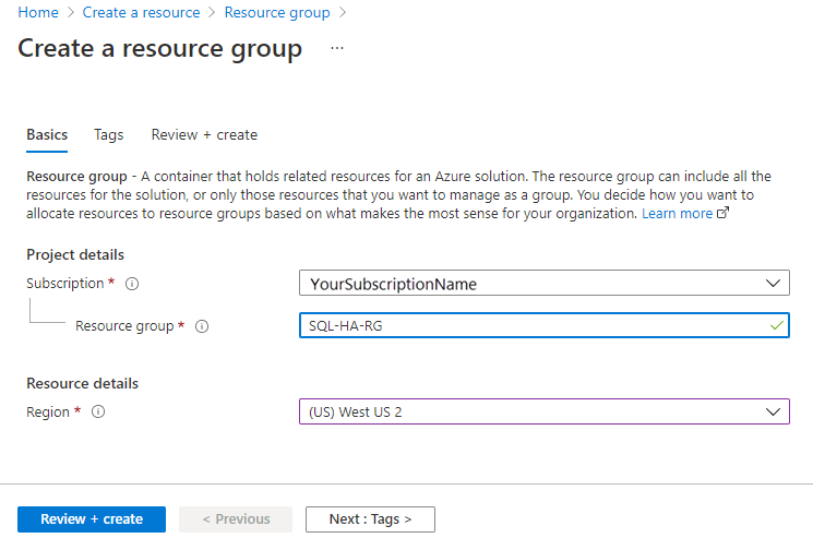 Captura de tela que mostra como preencher valores para criar um grupo de recursos no portal do Azure.