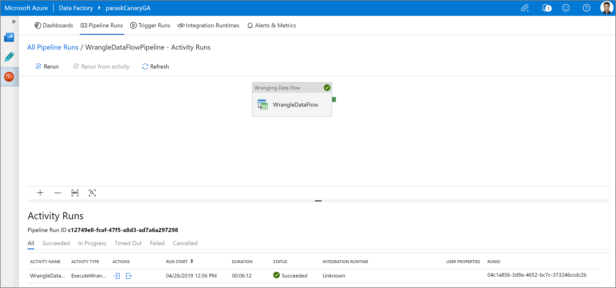 Captura de tela que mostra a saída de uma execução de atividade do Power Query acionada.