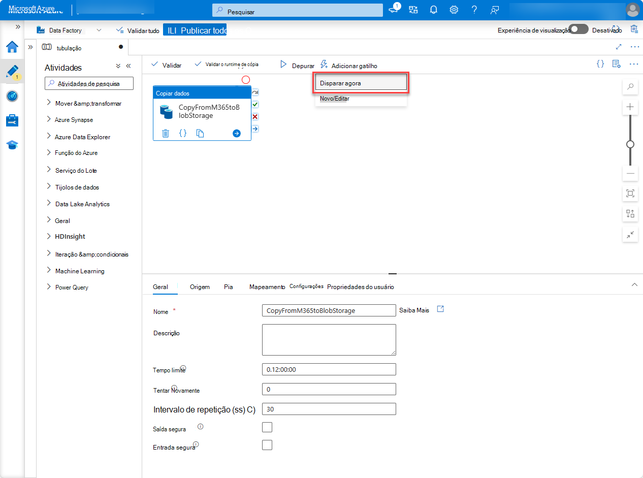 Uma captura de ecrã da página Recursos de fábrica do portal do Azure com o Acionador agora realçado.