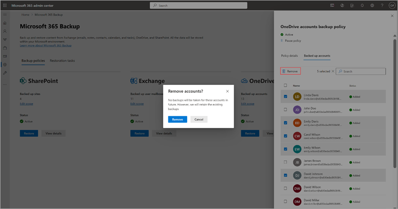Captura de ecrã a mostrar como remover contas de utilizador da política de cópia de segurança do OneDrive no Centro de administração do Microsoft 365.