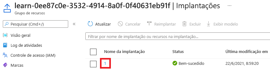 Captura de tela da interface do portal do Azure para as implantações, com uma implantação listada.