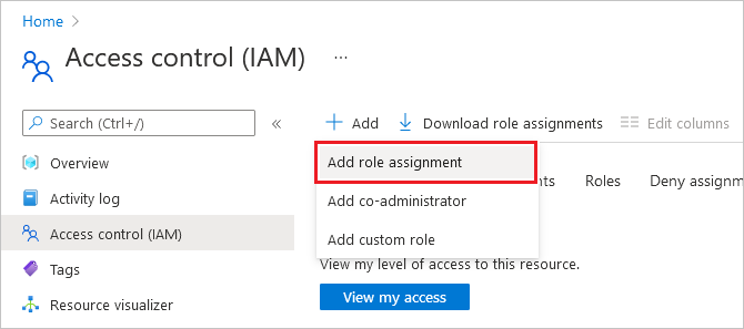 Captura de tela que mostra uma página de controle de acesso (IAM) com o menu Adicionar atribuição de função aberto.